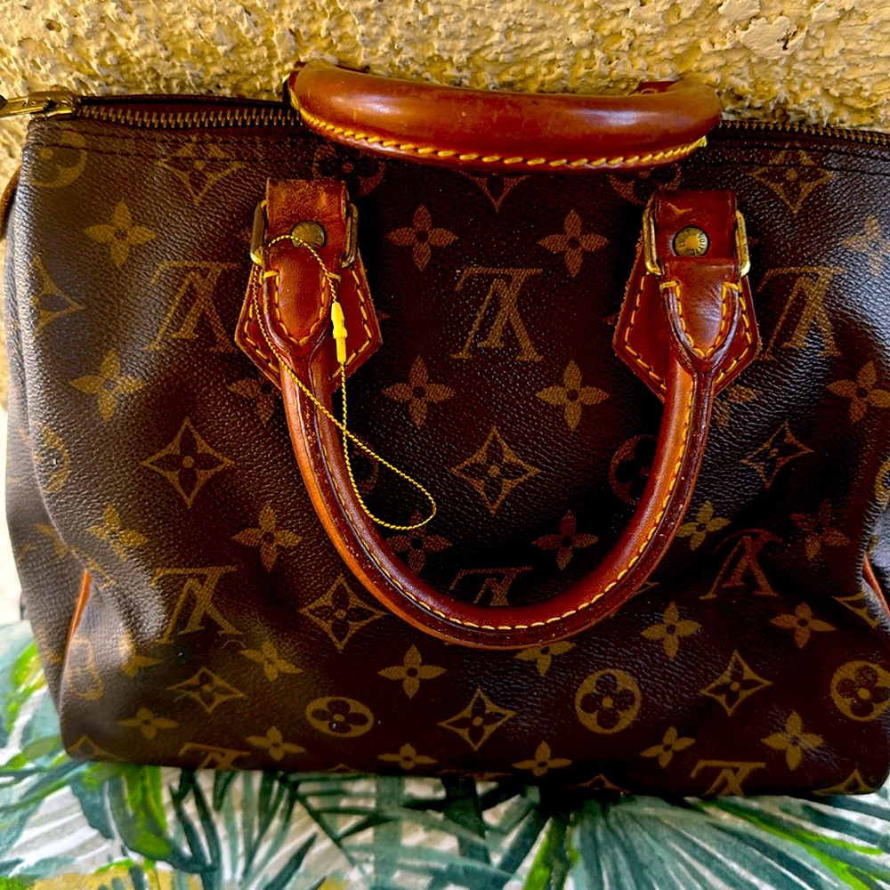 Beautiful 25 inch Louis Vuitton speedy rare hard to find